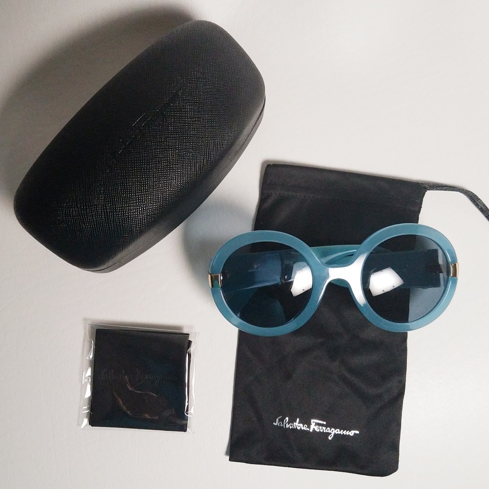Salvatore Ferragamo Sunglasses - Picture 2 of 8